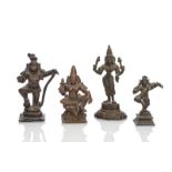 Vier kleine Bronzen mit Darstellungen von Uma, Krishna mit Schlangendämon und Krishna mit Butterbal