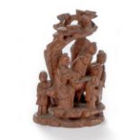 Schnitzerei einer Figurengruppe mit Kiefer aus Buchsbaum