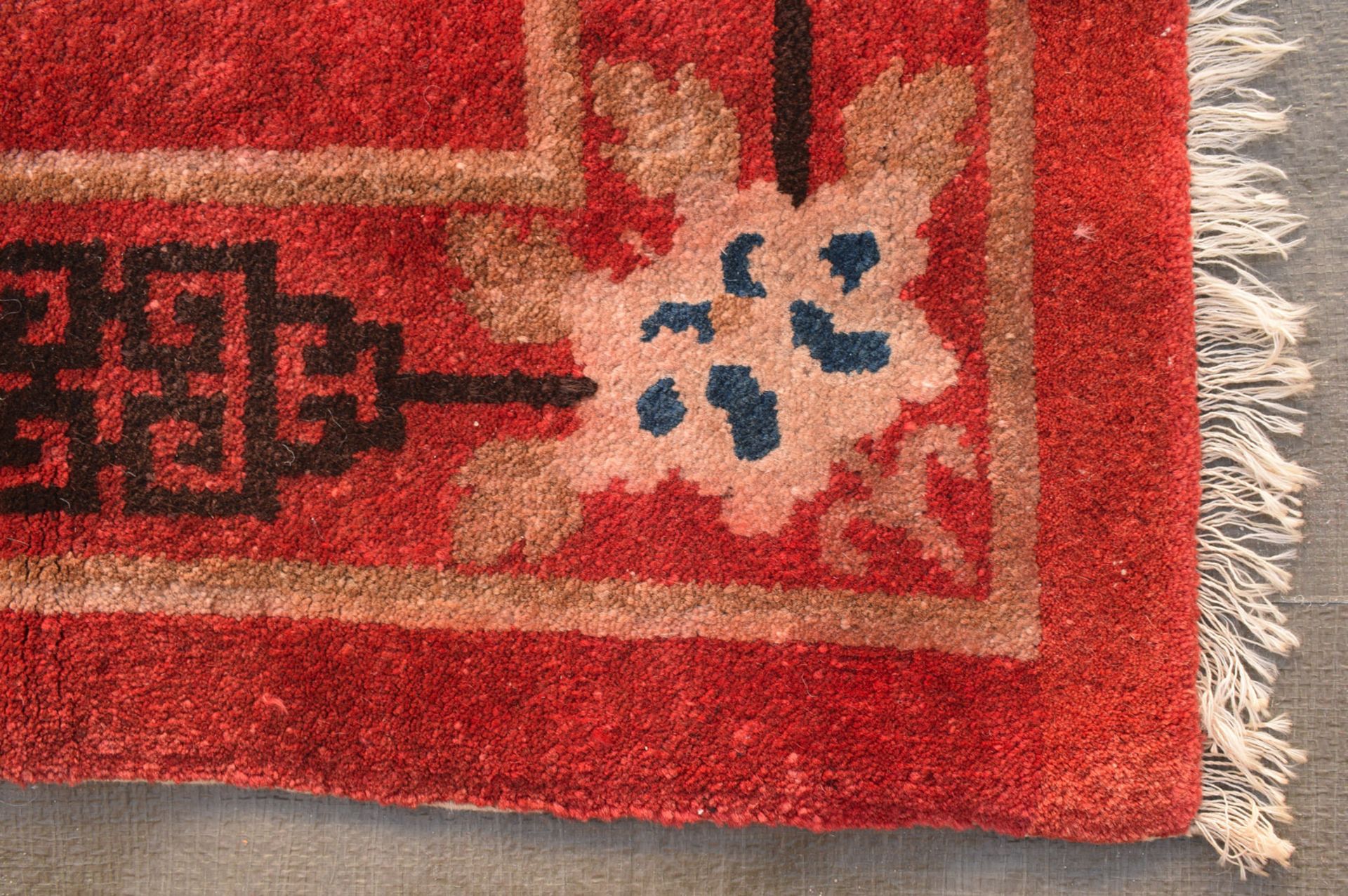 A PAOTOU PICTORIAL RUG - Image 3 of 8