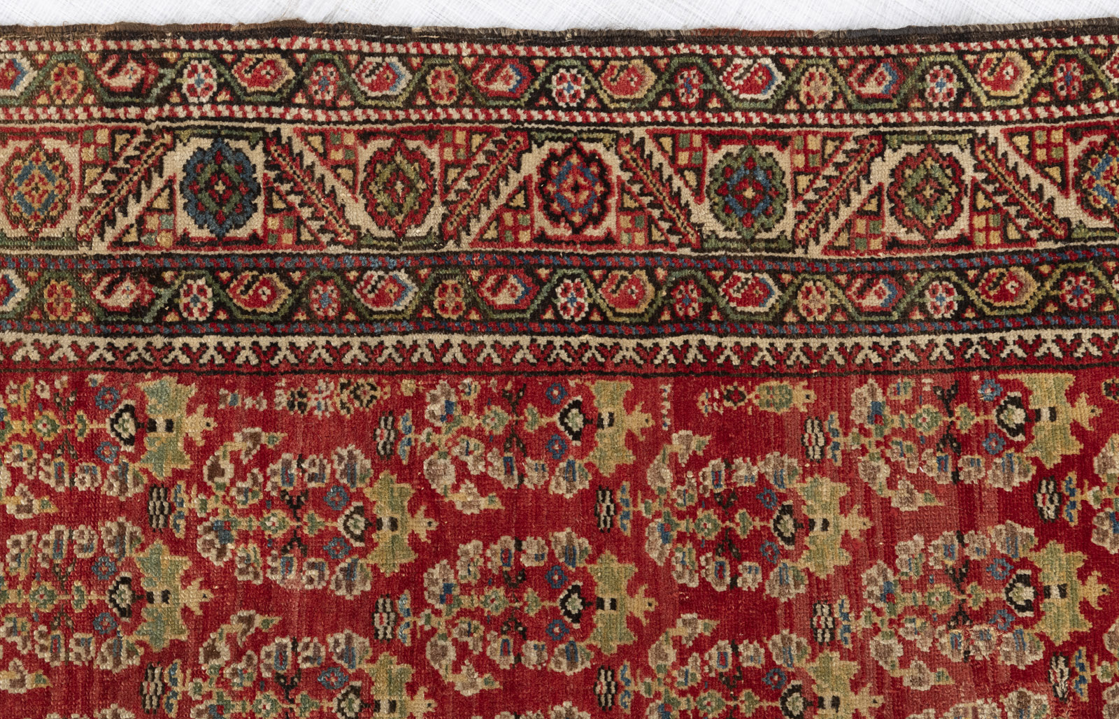 A FARAHAN RUG FRAGMENT - Image 3 of 5