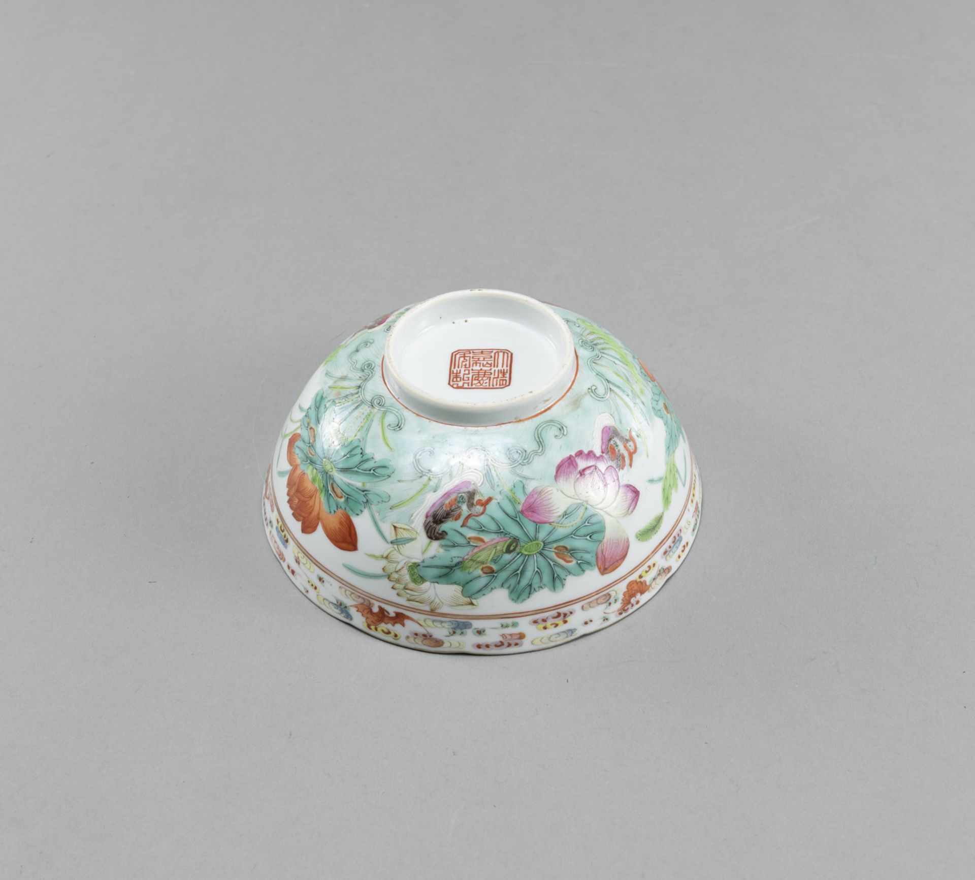 A 'FAMILLE ROSE' PORCELAIN BOWL DEPICTING A LOTUS POND WITH DUCKS - Image 2 of 8