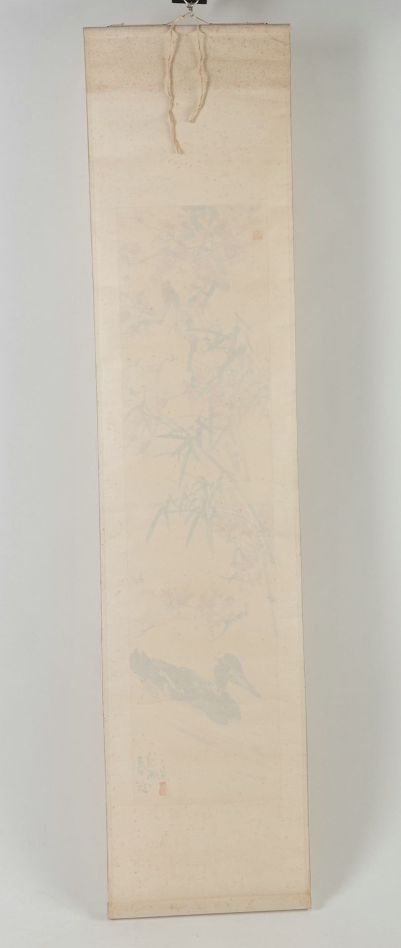 Zwei Malereien auf Papier: Kraniche über einer Kiefer bzw. Ente im Wasser unter Bambus und blühende - Bild 3 aus 10