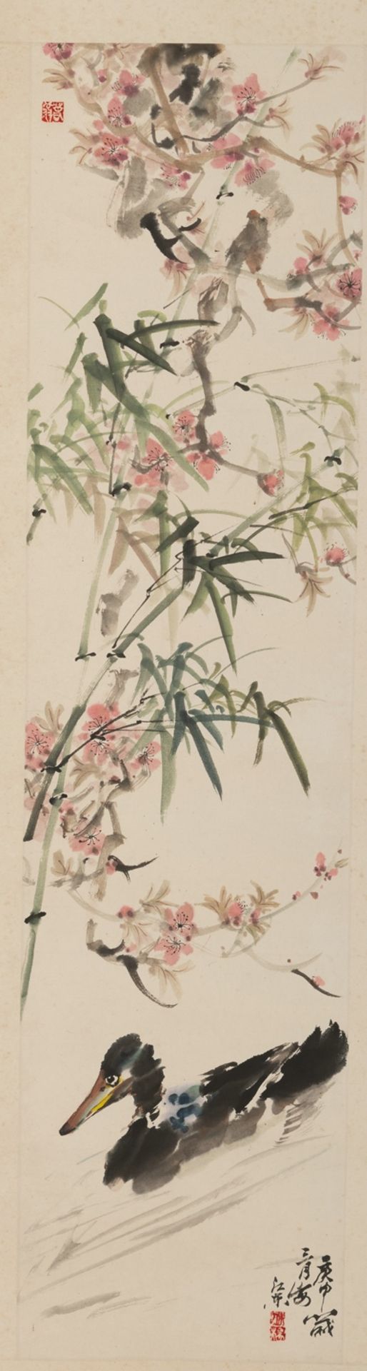 Zwei Malereien auf Papier: Kraniche über einer Kiefer bzw. Ente im Wasser unter Bambus und blühende - Bild 6 aus 10