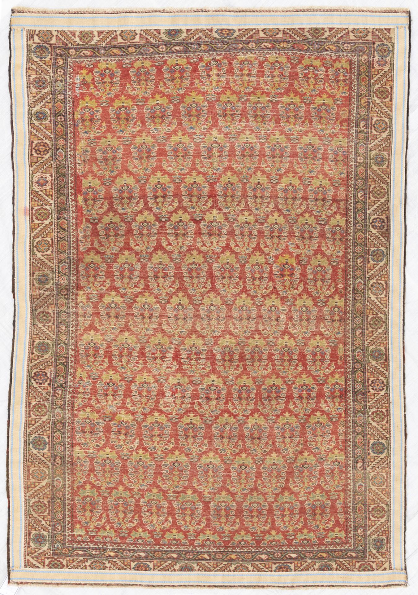 A FARAHAN RUG FRAGMENT - Image 5 of 5