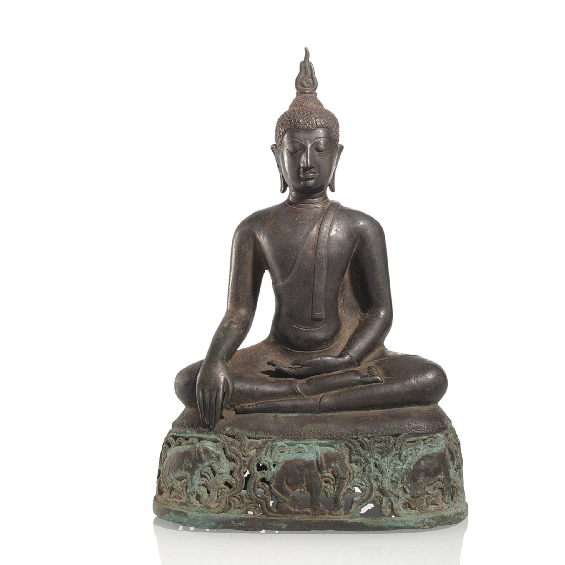 A METAL FIGURE OF BUDDHA SHAKYAMUNI