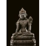 Seltene und große Steinfigur des Padmapani