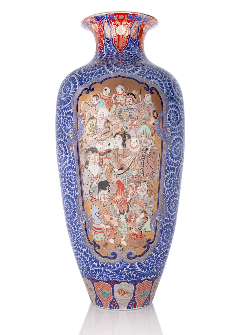 A LARGE FIGURES AND BUTTERFLIES IMARI PORCELAIN VASE