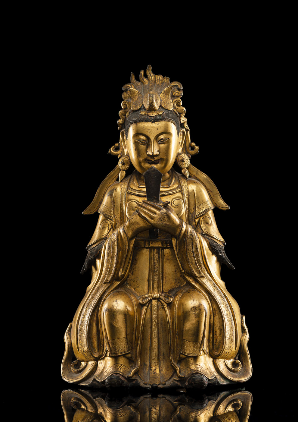 A GILT-BRONZE FIGURE OF THE DAOIST ‘GODDESS OF THE MORNING CLOUDS’, BIXIA YUANJUN - Image 5 of 8