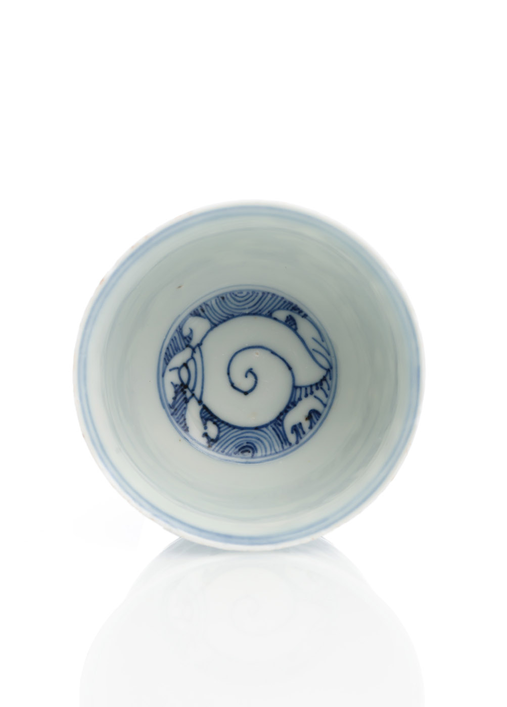 A RARE BLUE AND WHITE STEM CUP - Image 4 of 6