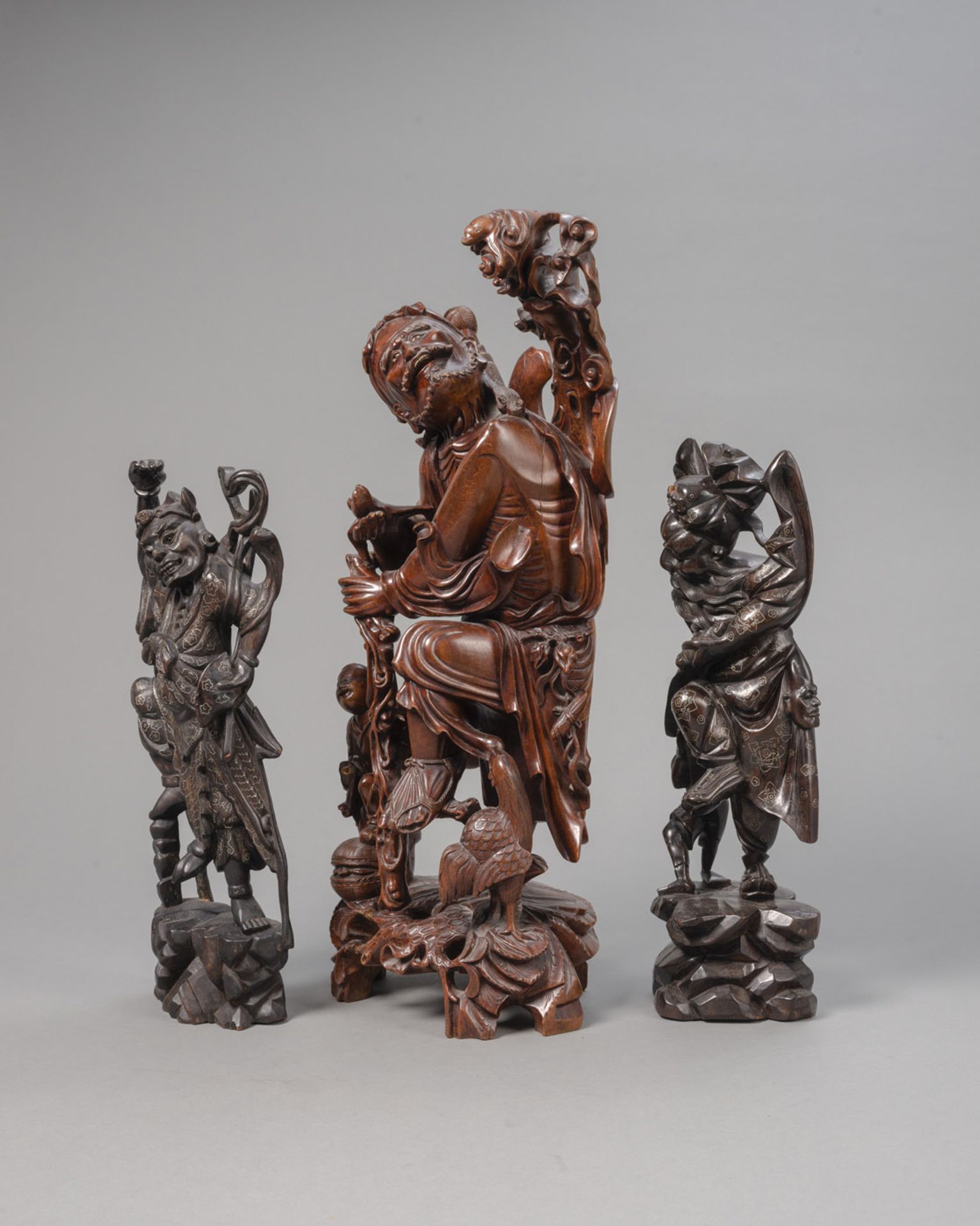 THREE WOOD CARVINGS OF TAOIST FIGURES, INCLUDING LI TIEGUAI AND ZHONG KUI, PARTLY INLAID WITH METAL - Image 4 of 5