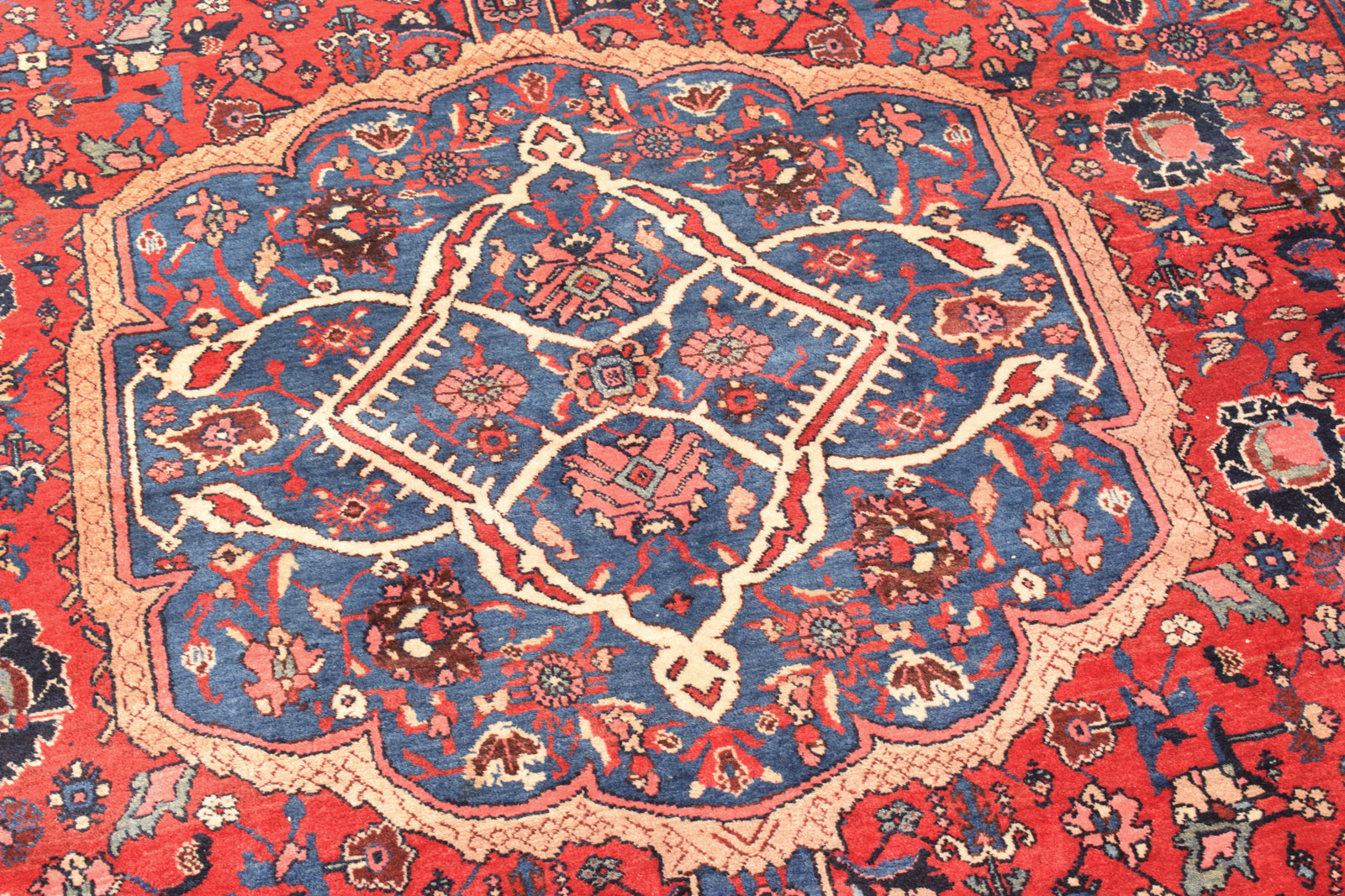 A BIDJAR MEDAILLON CARPET - Image 3 of 9