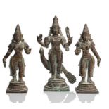 Bronzegruppe des Kartikeya mit Rukmini und Sri Devi