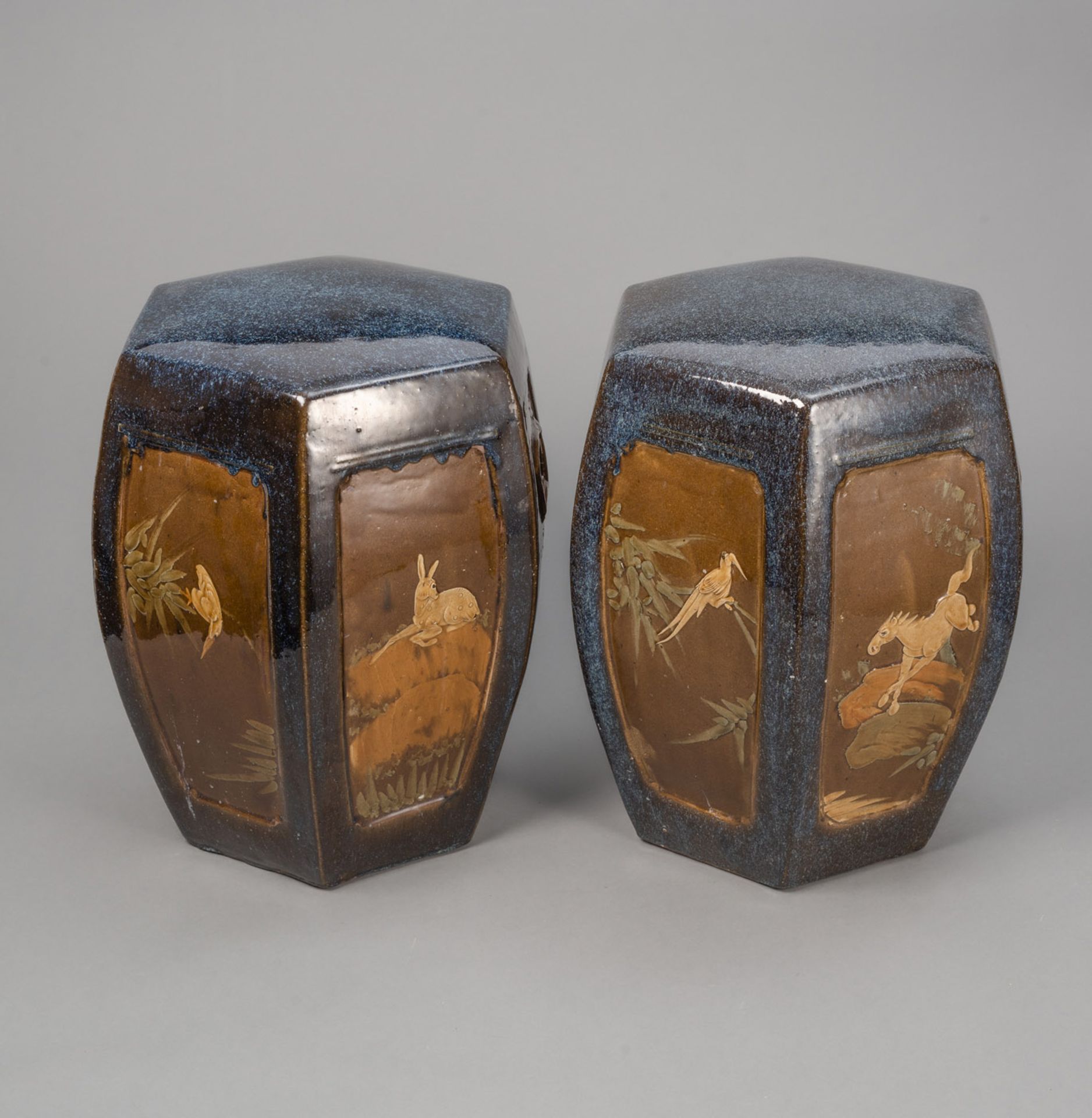 A PAIR OF SHIWAN WARE STOOLS WITH VARIOUS ANIMALS IN RELIEF - Image 3 of 5