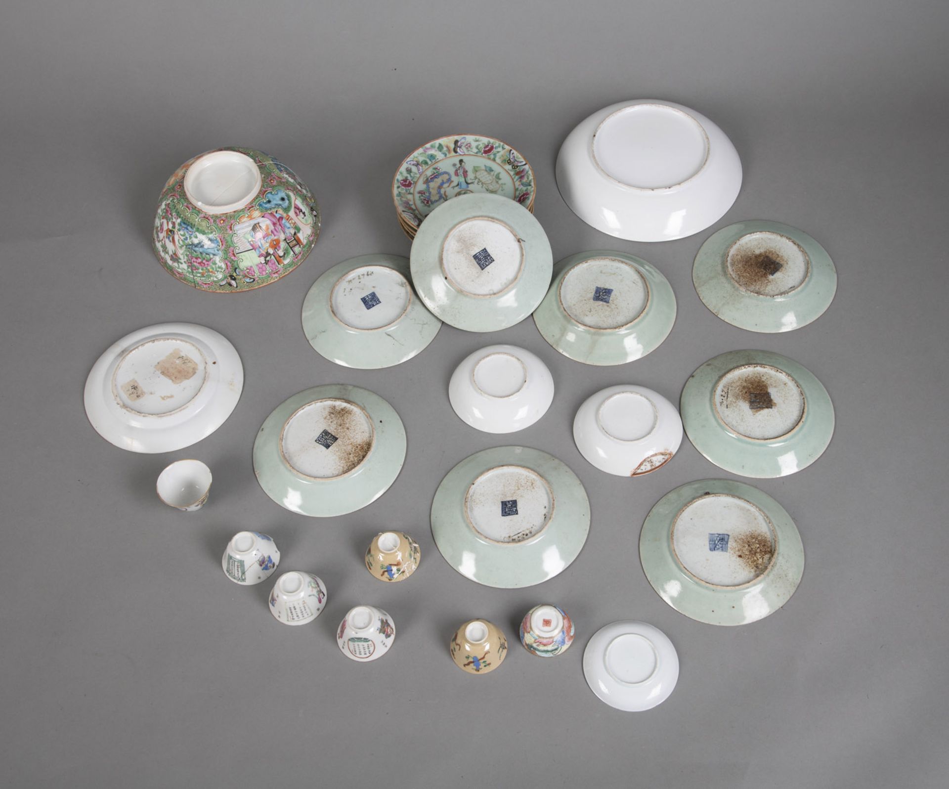 FOURTEEN 'FAMILLE ROSE' PORCELAIN DISHES, A BOWL, SEVEN CUPS, AND THREE SAUCERS - Image 3 of 3