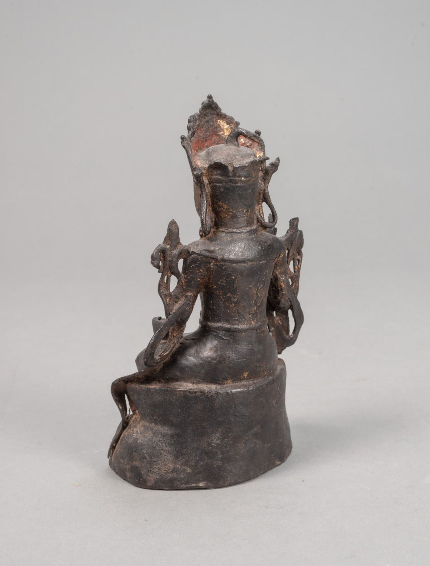 A BRONZE FIGURE OF CROWNED GUANYIN - Image 3 of 4