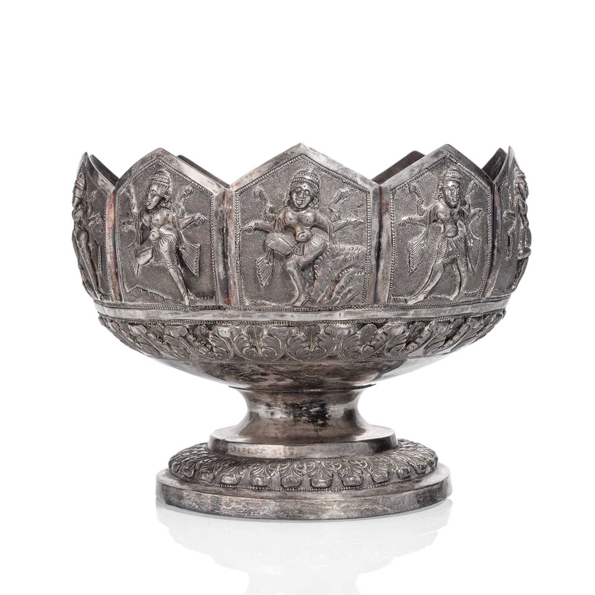 A FOOTED SILVER BOWL