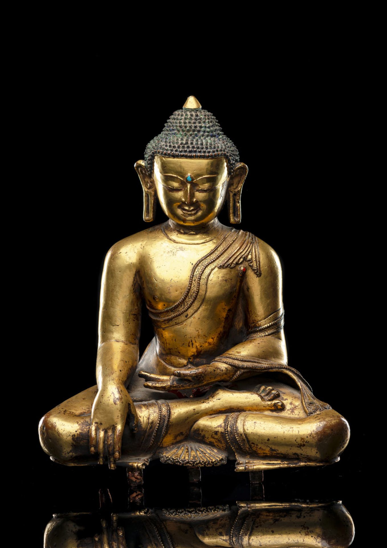 AN IMPORTANT GILT-BRONZE FIGURE OF BUDDHA SHAKYAMUNI - Image 2 of 6