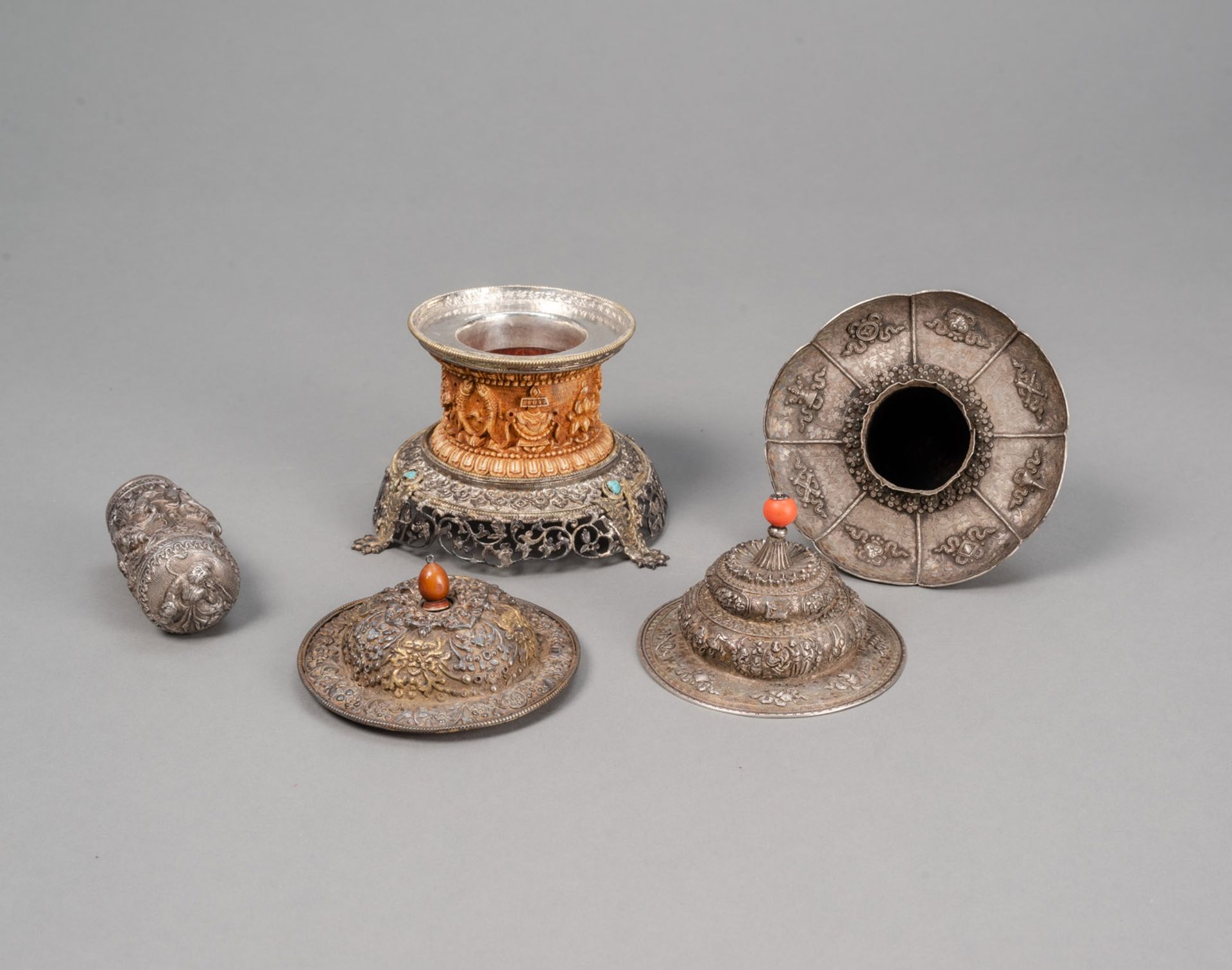 A PARCEL-GILT SILVER-MOUNTED BONE BOX AND COVER, A CUP STAND, AND A HANDLE - Image 3 of 4