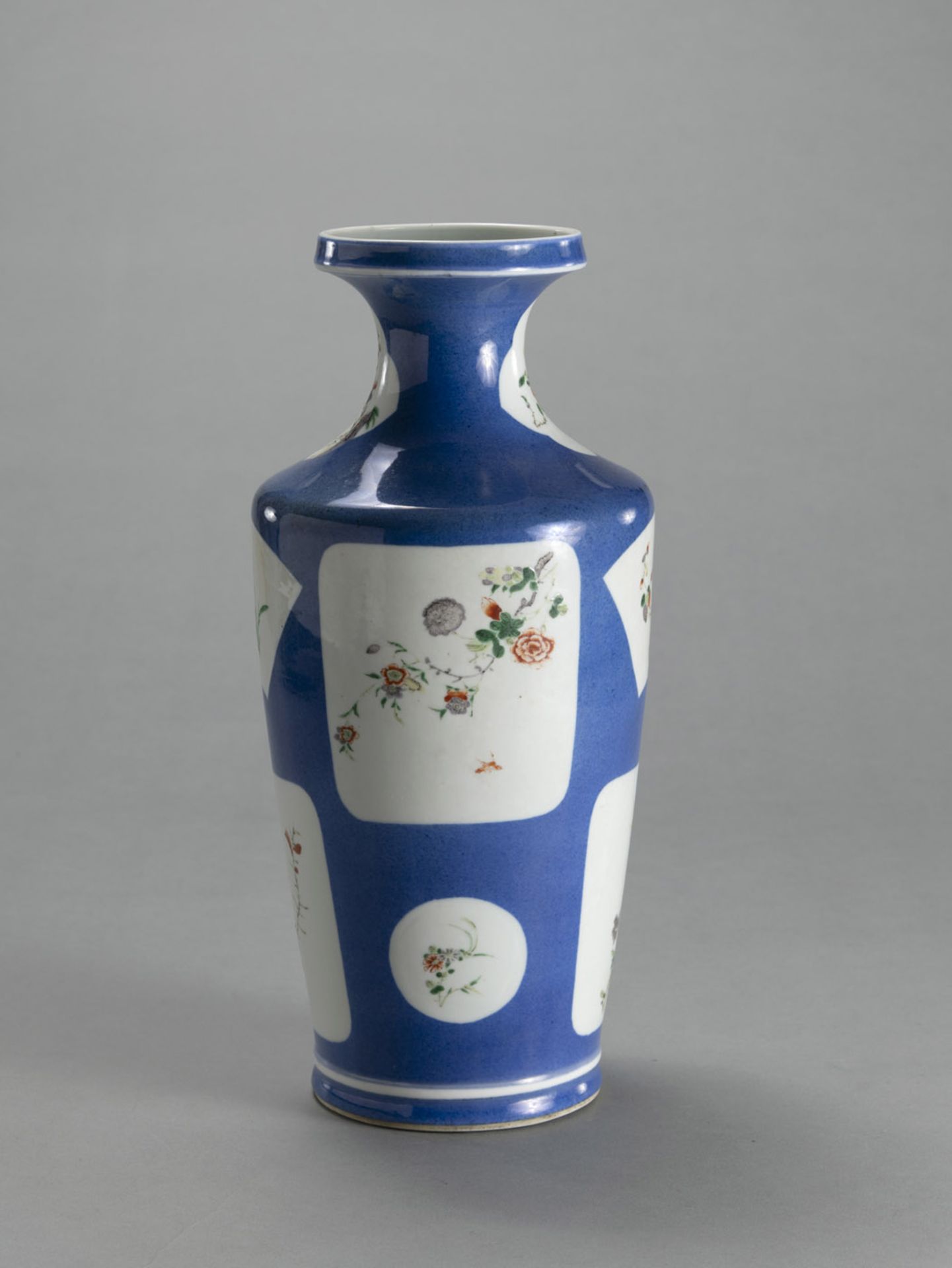 A POWEDER BLUE PORCELAIN VASE WITH 'FAMILLE VERTE' FLORAL DECORATION IN RESERVES - Image 2 of 4