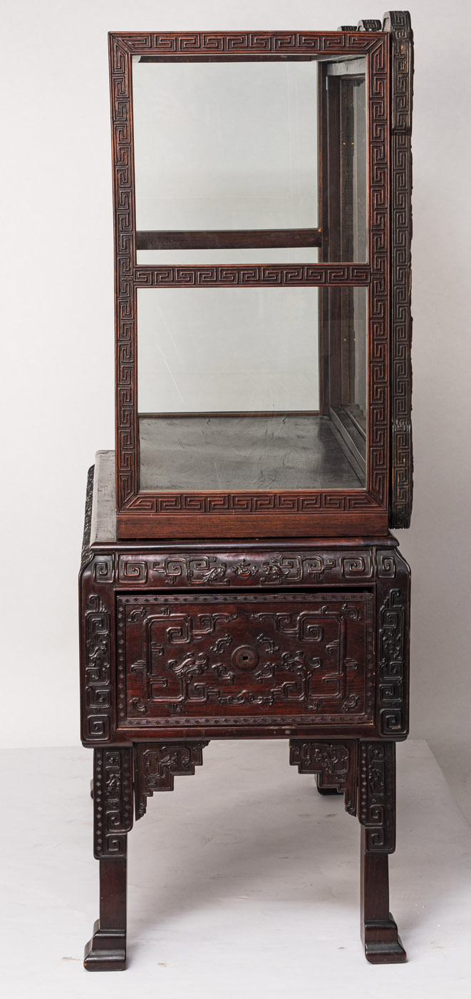 A FINE AND RARE CABINET MADE OF ZITAN, BOXWOOD, HONGMU AND OTHER WOODS - Image 5 of 6