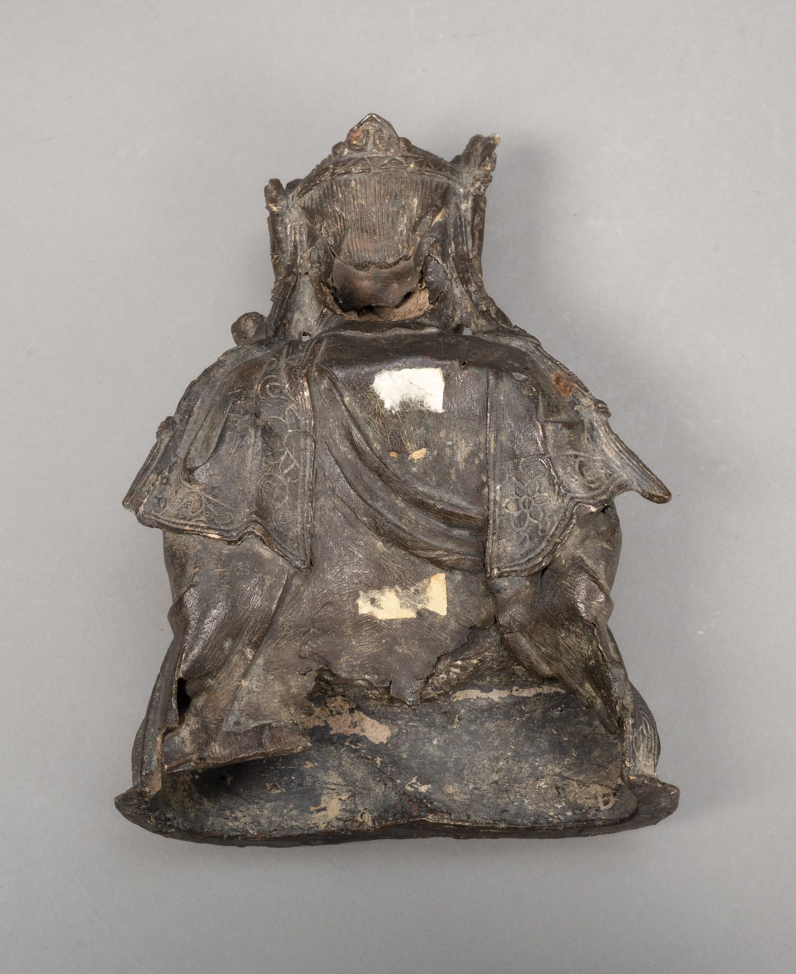 A BRONZE FIGURE OF GUANYIN - Image 3 of 3