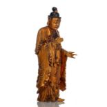 Lackvergoldete Figur eines stehenden Bodhisattva