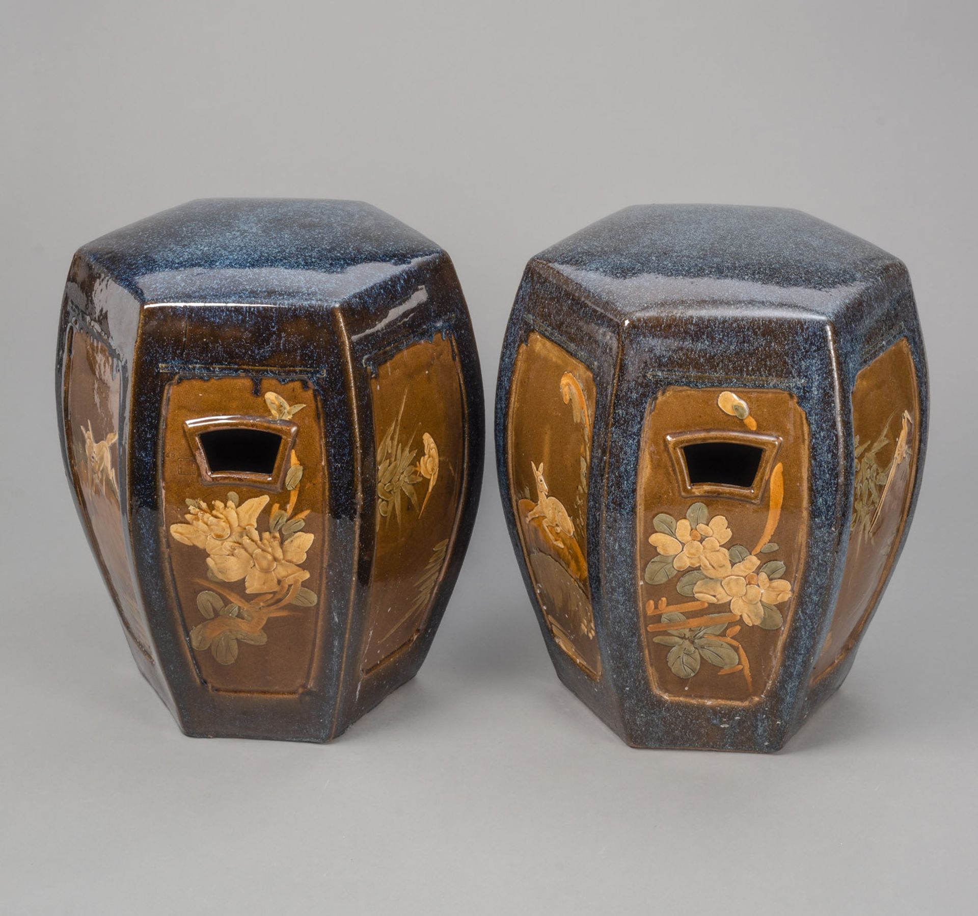 A PAIR OF SHIWAN WARE STOOLS WITH VARIOUS ANIMALS IN RELIEF - Image 2 of 5