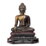 Lackvergoldete Bronze des Buddha Shakyamuni