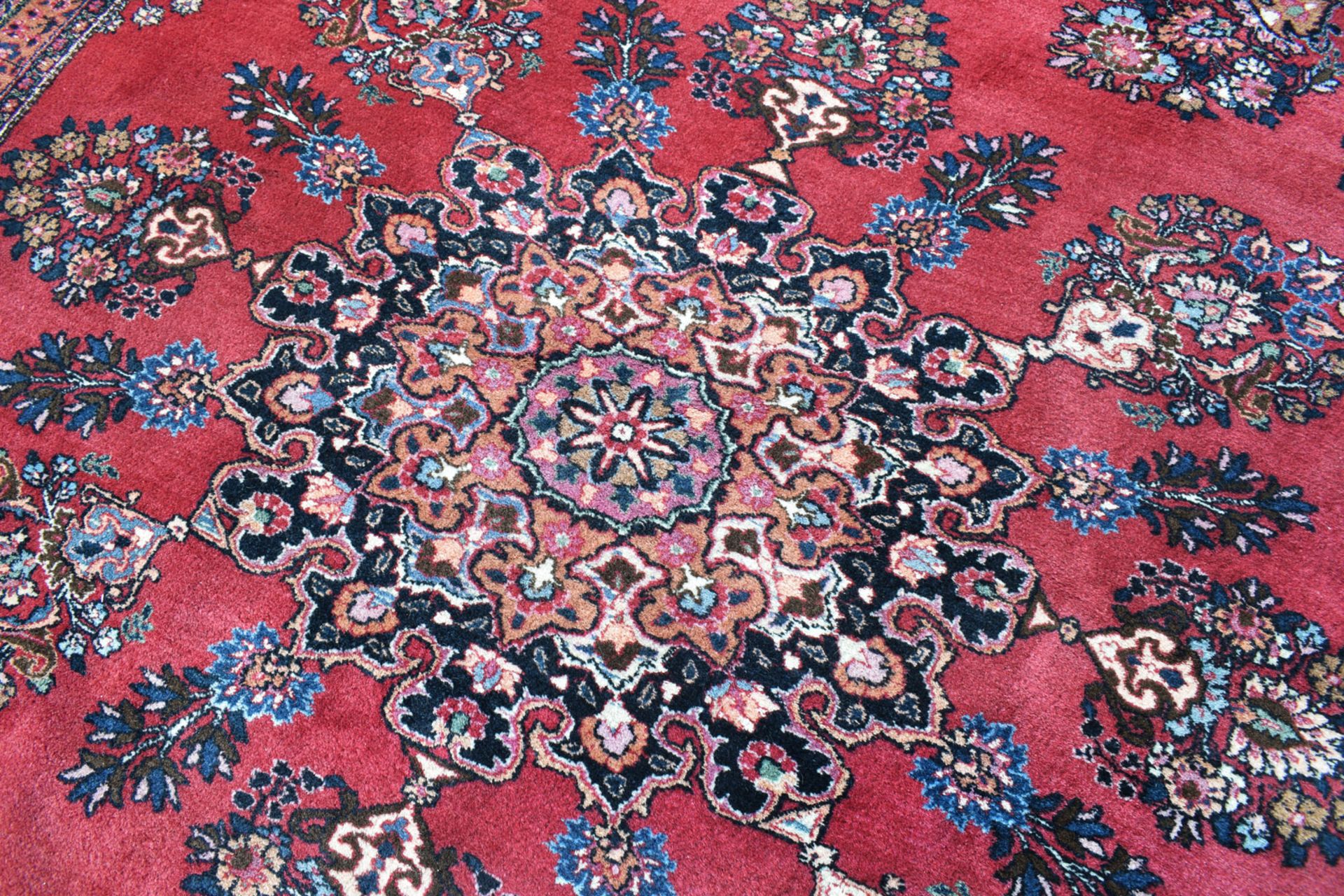 Alter Medaillon-Teppich - Bild 2 aus 4