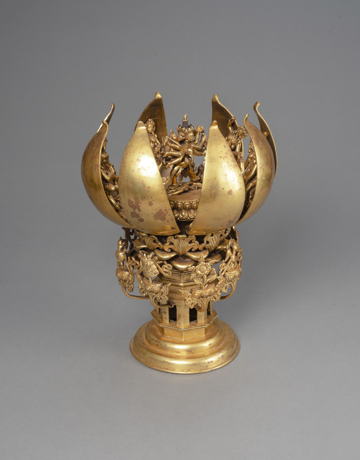 A GILT-BRONZE ARTICULATED BRONZE MANDALA WITH CHAKRASAMVARA AND VAJRAVARAHI - Image 3 of 5