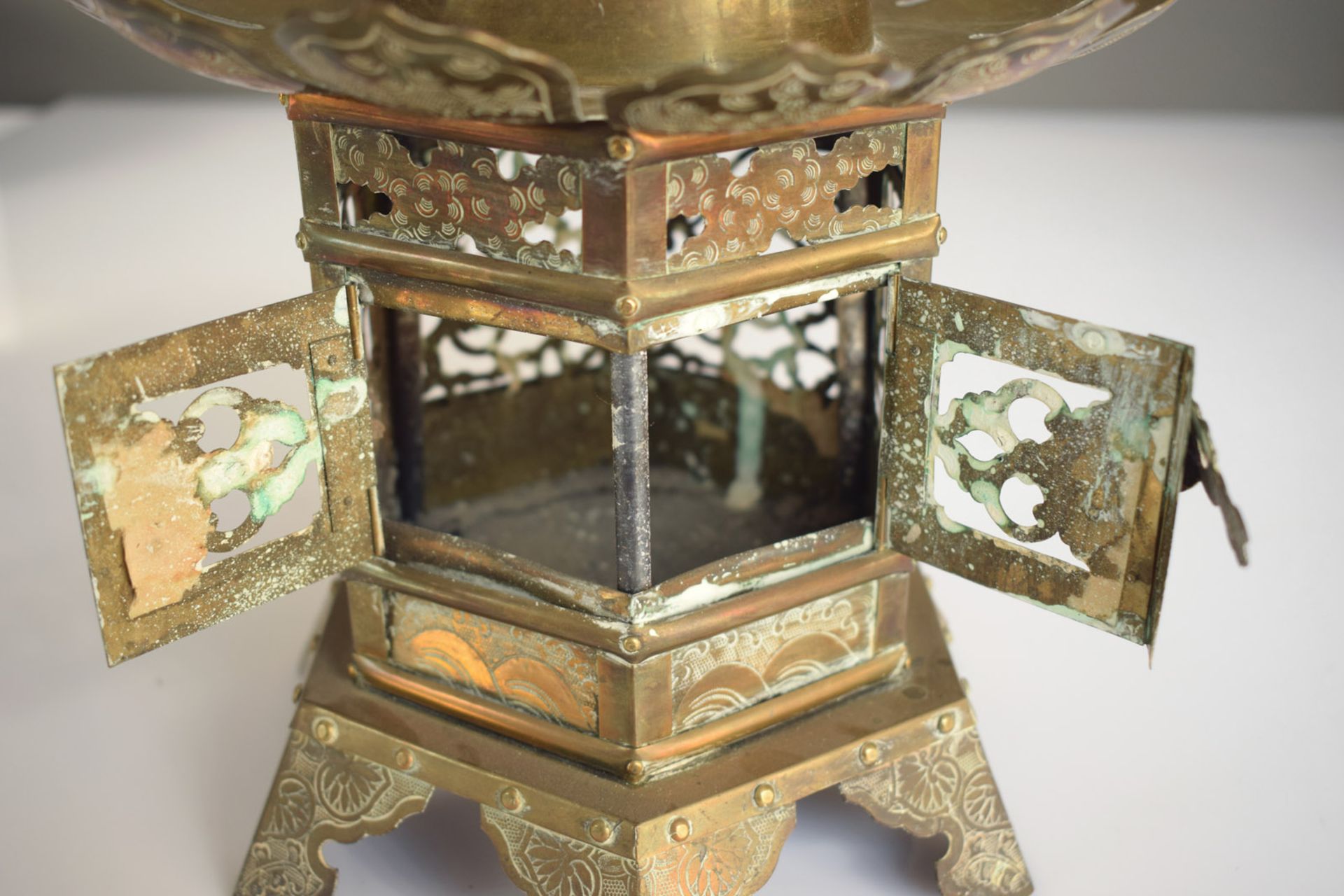 A PAIR OF BRONZE LANTERNS AND OTHER BRONZE WORKS - Image 22 of 24