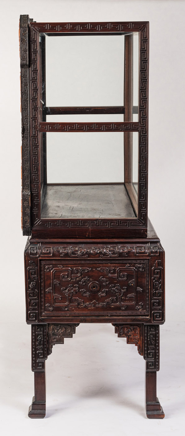 A FINE AND RARE CABINET MADE OF ZITAN, BOXWOOD, HONGMU AND OTHER WOODS - Image 4 of 6