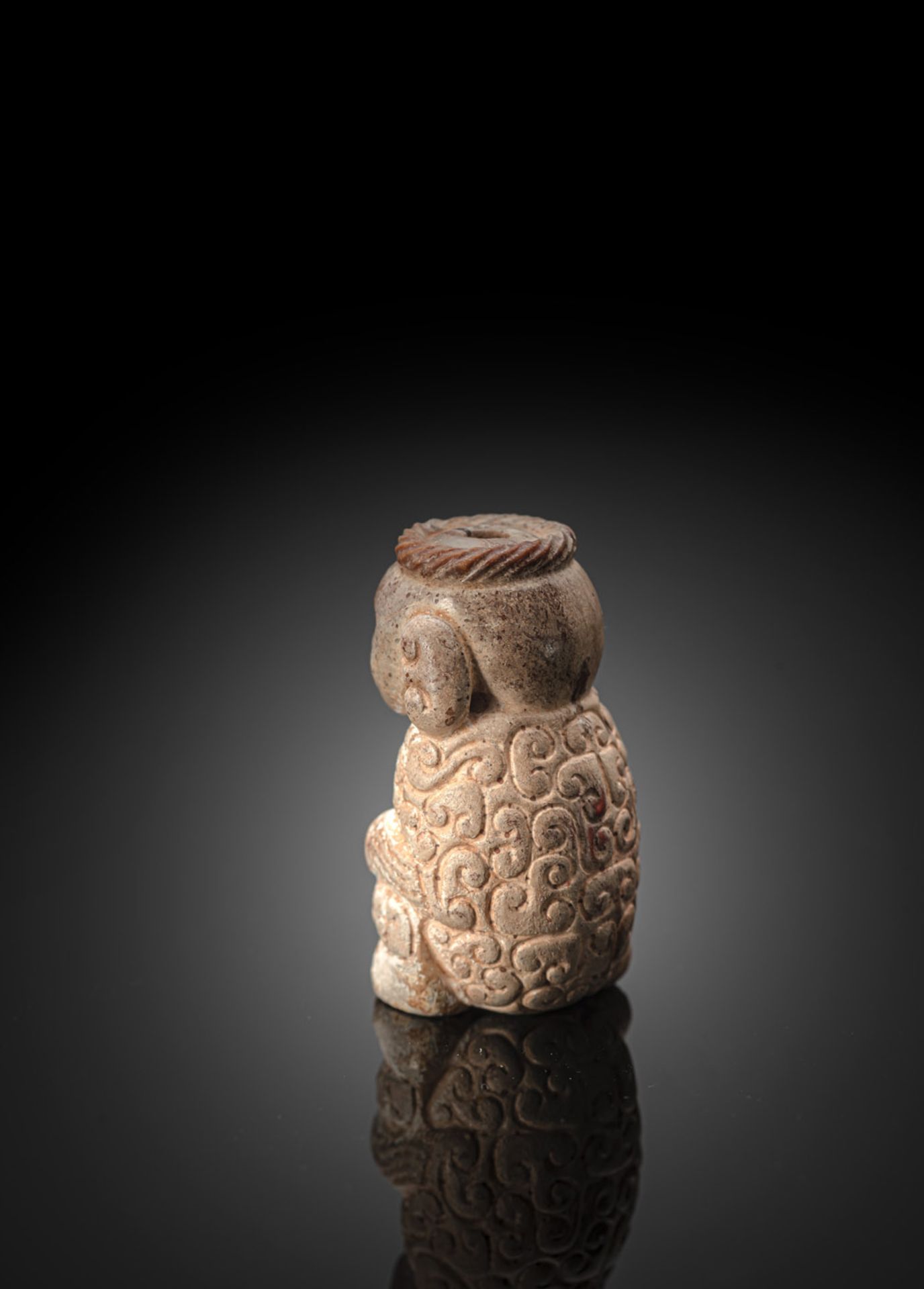 A FINE AND RARE CALCIFIED JADE FIGURE OF A SEATED MAN - Image 3 of 3