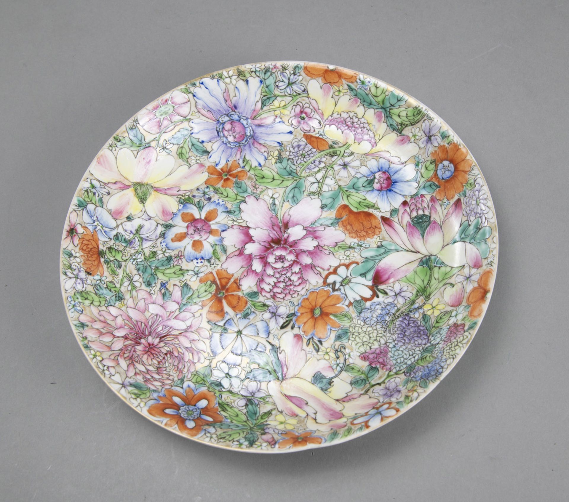 A FAMILLE ROSE MILLE FLEURS DISH - Image 2 of 3