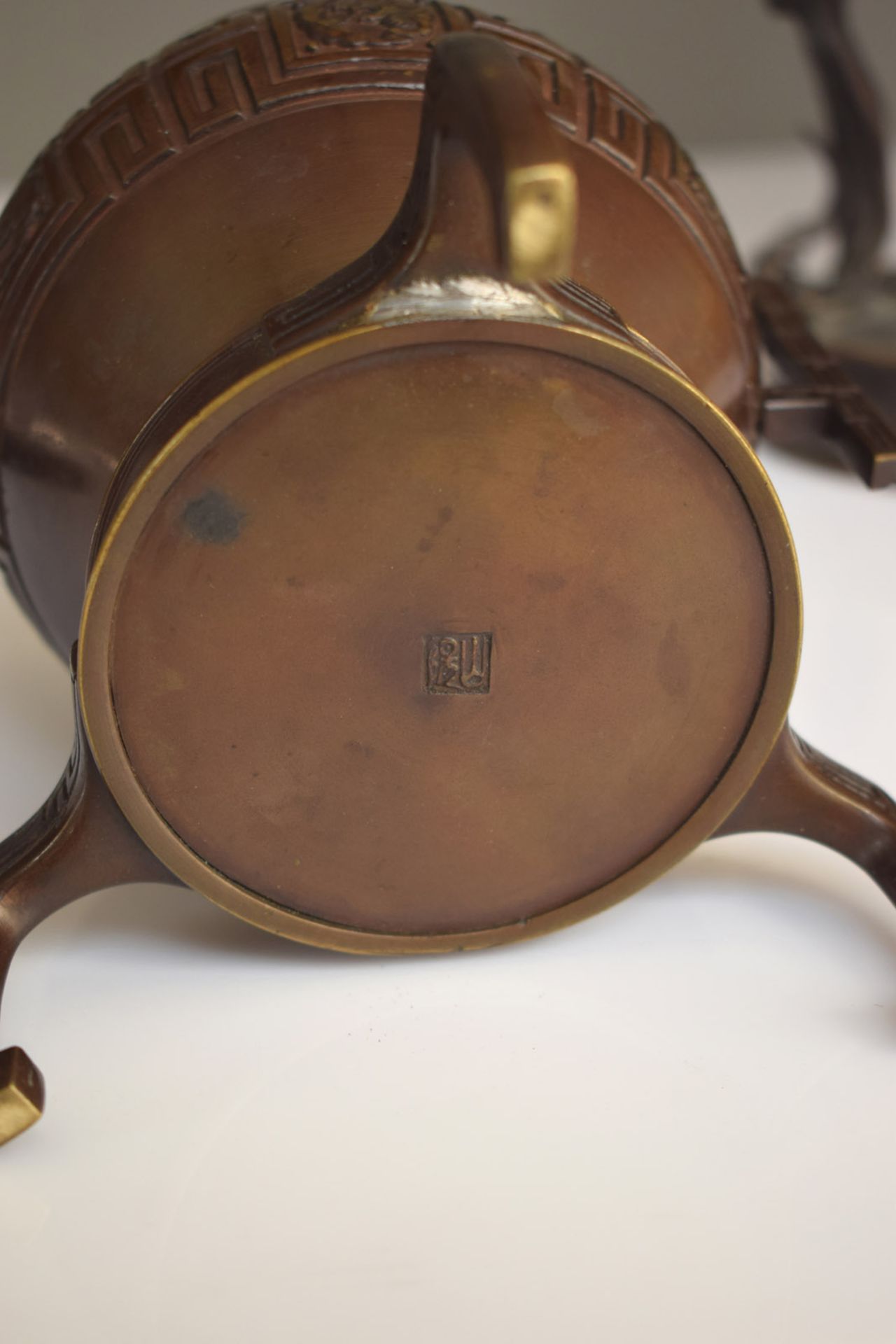 A PAIR OF BRONZE LANTERNS AND OTHER BRONZE WORKS - Image 7 of 24