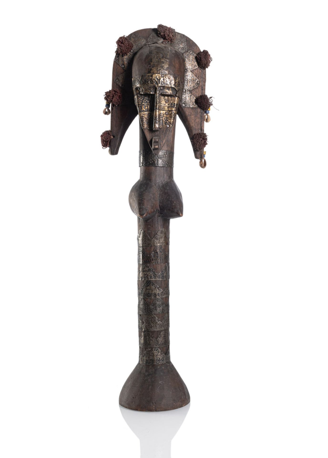 A  FIGURAL WOOD STAFF IN SHAPE OF A WOMAN DECORATED WITH METALL PLACQUES - Image 2 of 2