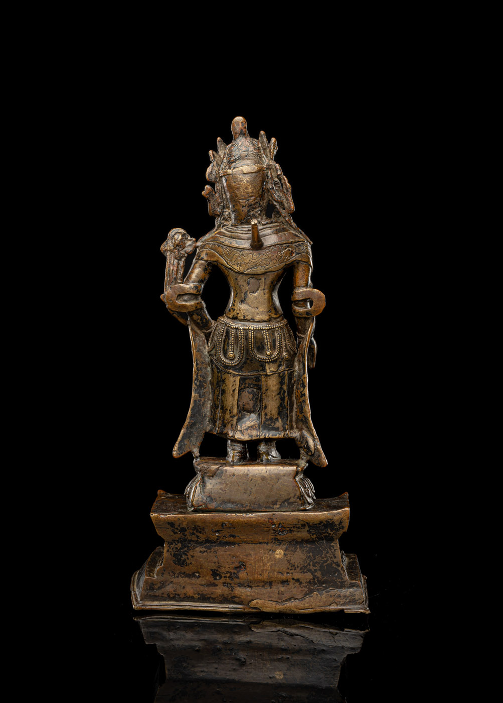 A RARE BRONZE FIGURE OF AVALOKITESHVARA - Image 2 of 4