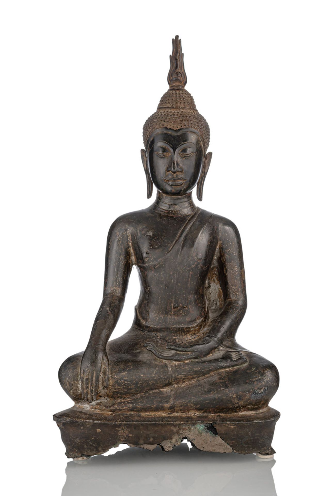 A BRONZE FIGURE OF BUDDHA SHAKYAMUNI