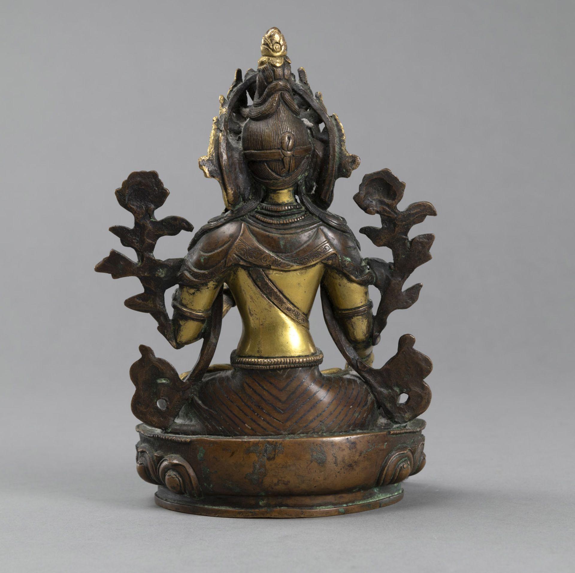 A SEATED COPPER BRONZE WHITE TARA, PARTIALLY GILT AND ENGRAVED - Image 3 of 4