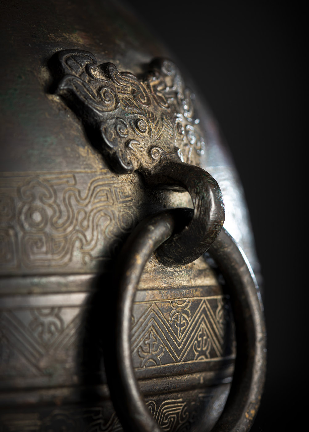 A RARE BRONZE VESSEL 'HU' - Image 2 of 2