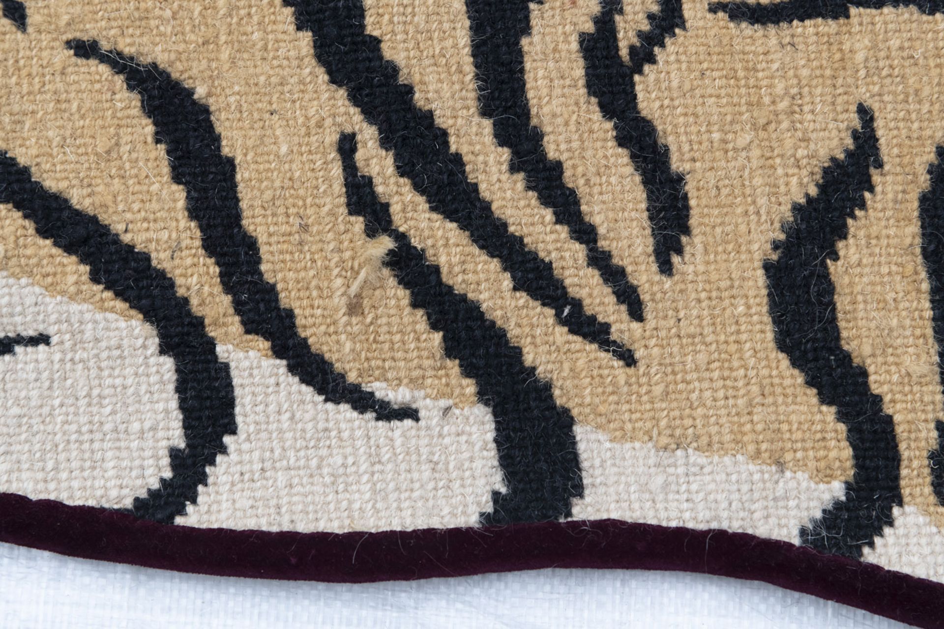 A WOOL RUG KNOTTED IN THE SHAPE OF A TIGER PELT - Image 6 of 6