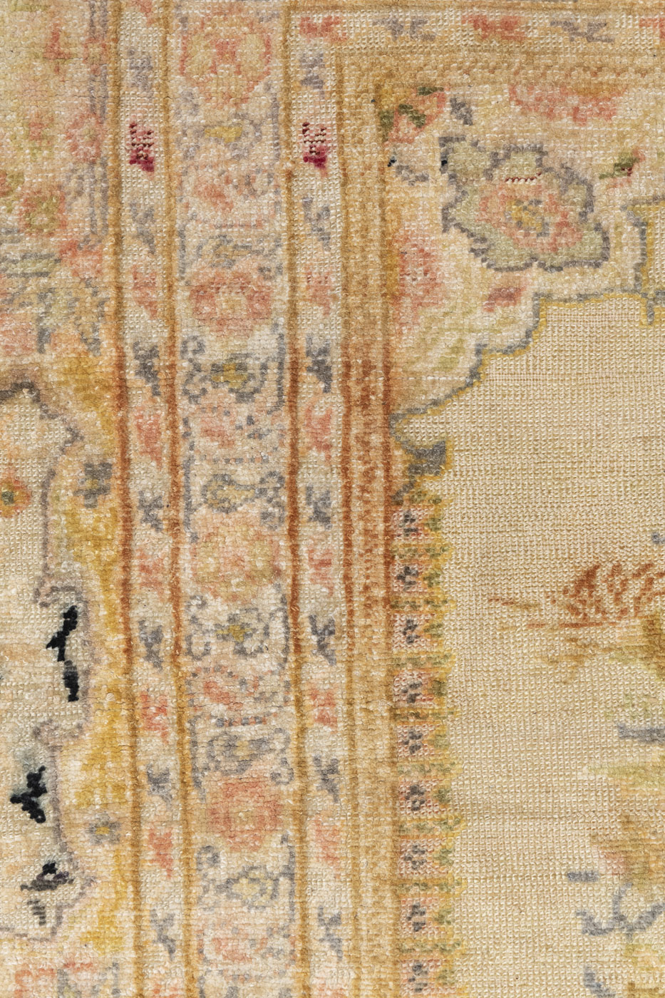 A SILK PRAYER RUG - Image 2 of 6