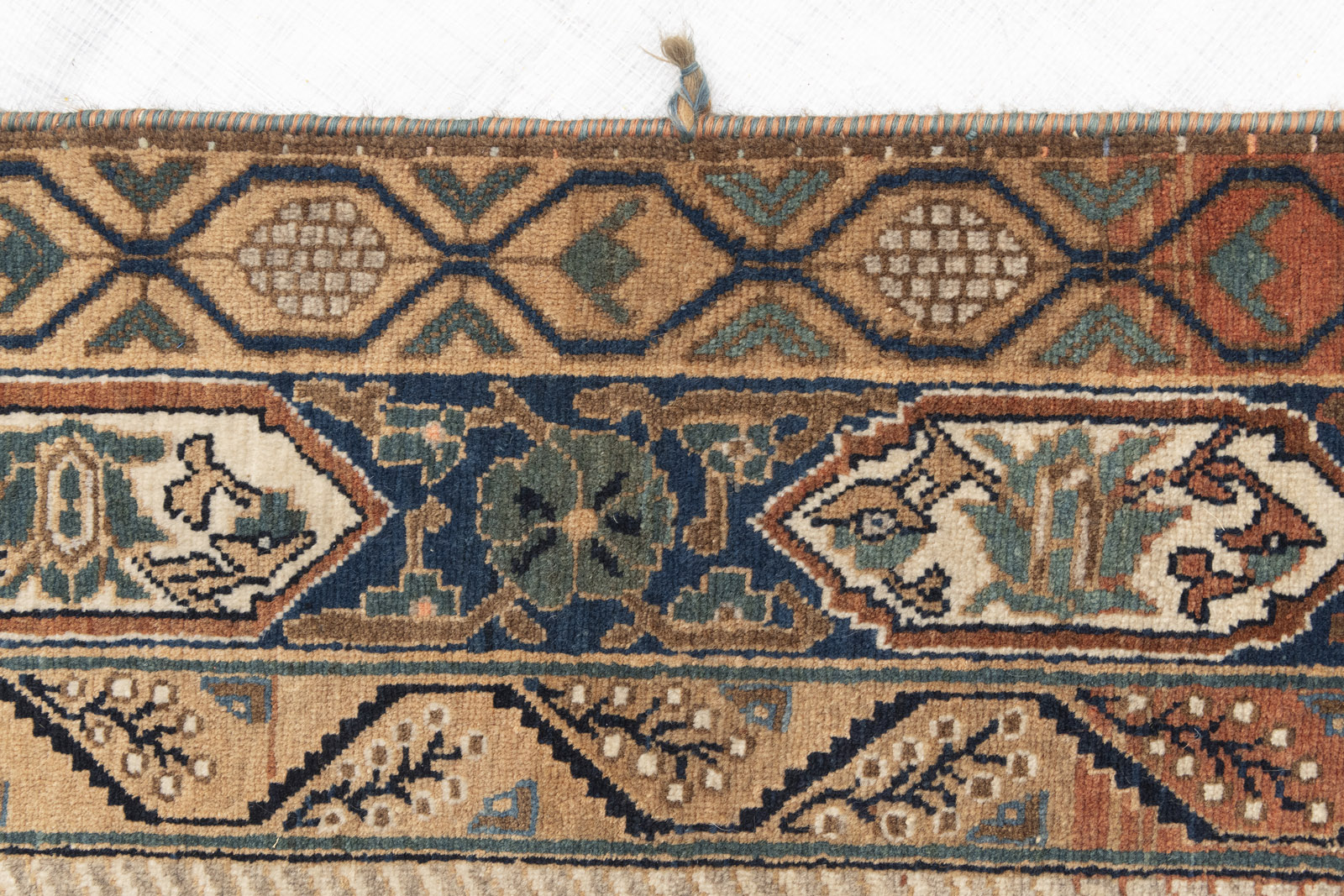 A PICTORIAL RUG - Image 6 of 7