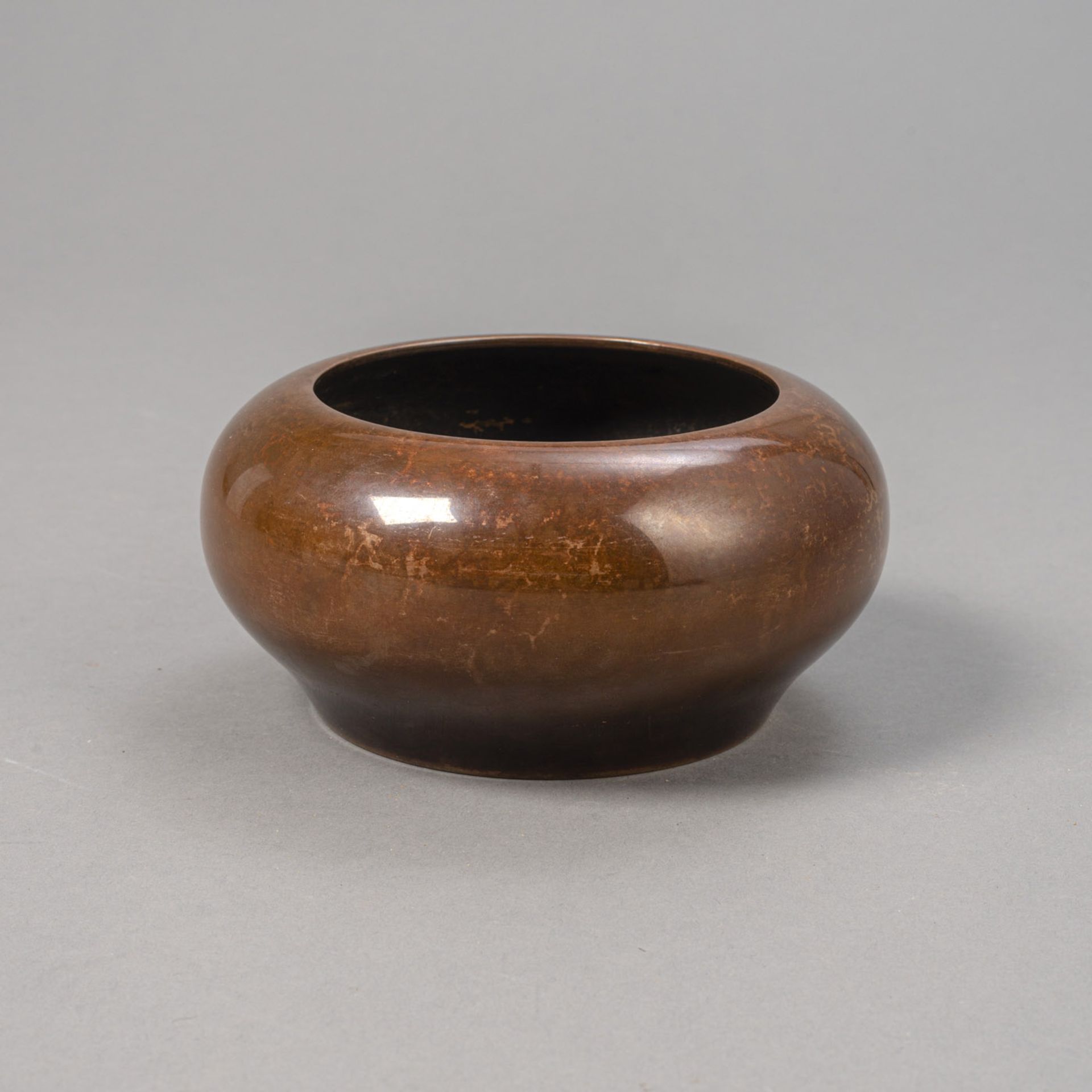 Weihrauchbrenner aus Bronze in Form einer Almosenschale