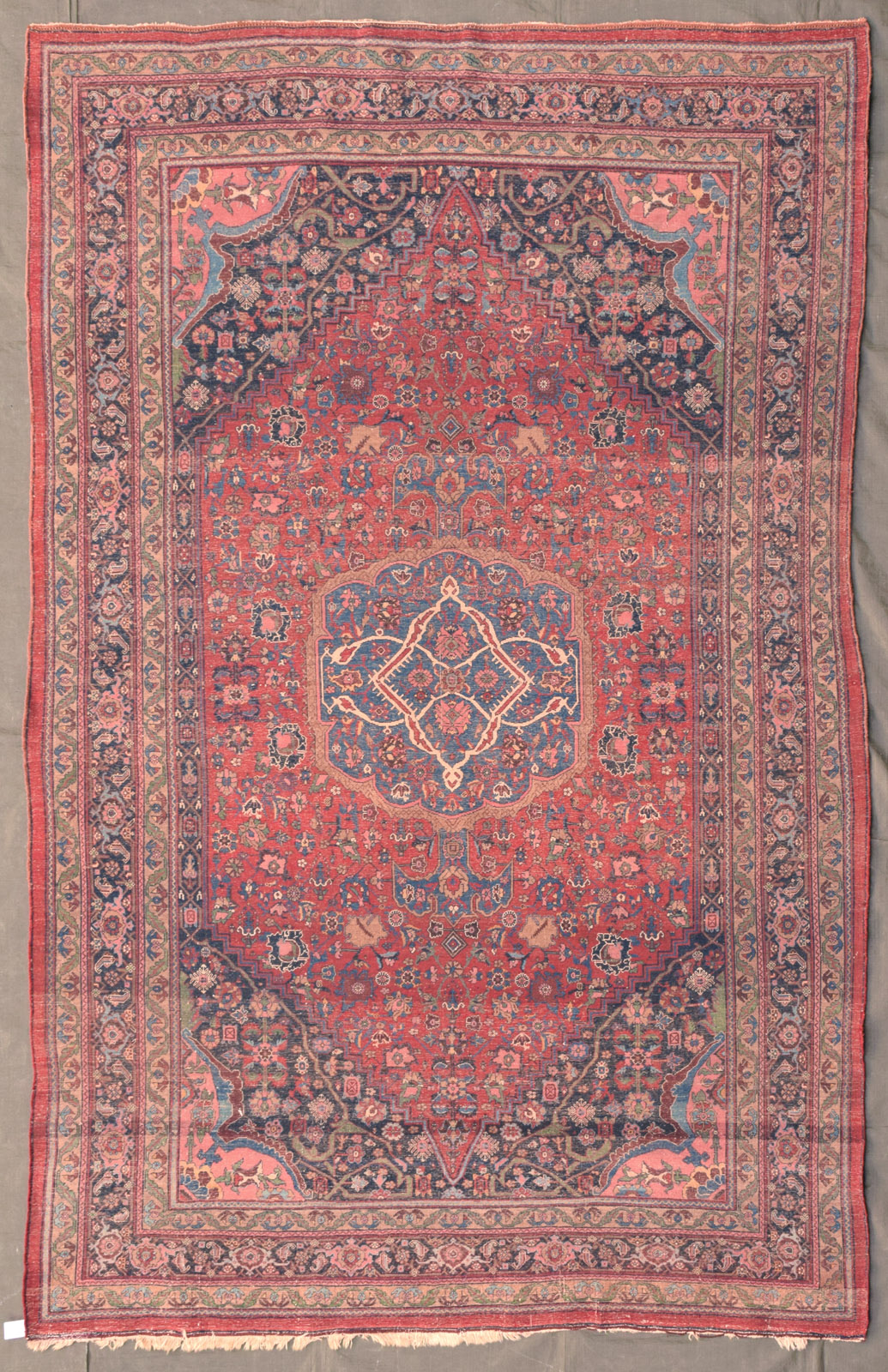 A BIDJAR MEDAILLON CARPET - Image 5 of 9