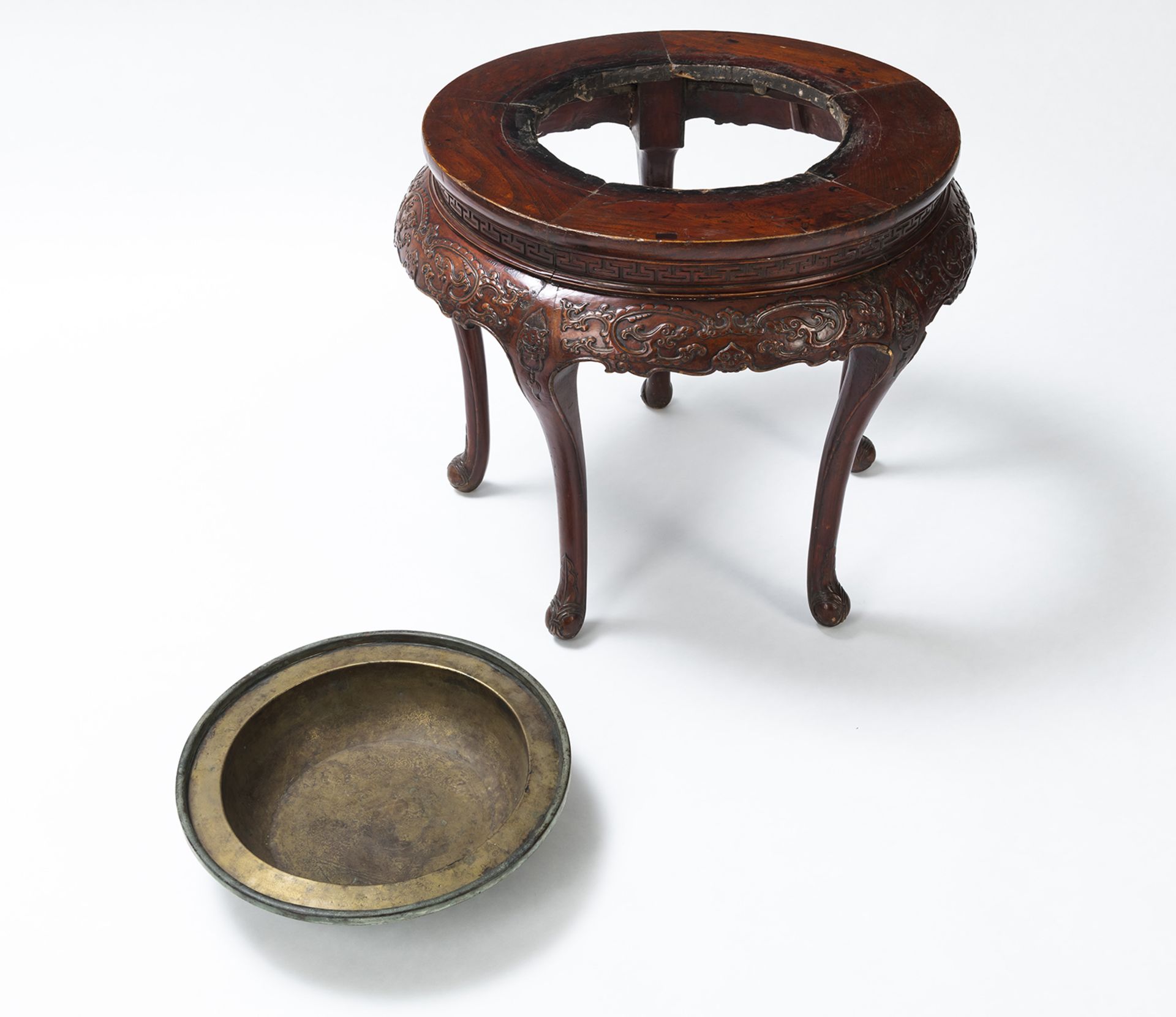 A CIRCULAR DRAGON RELIEF WOOD TABLE WITH METAL BASIN - Image 2 of 8