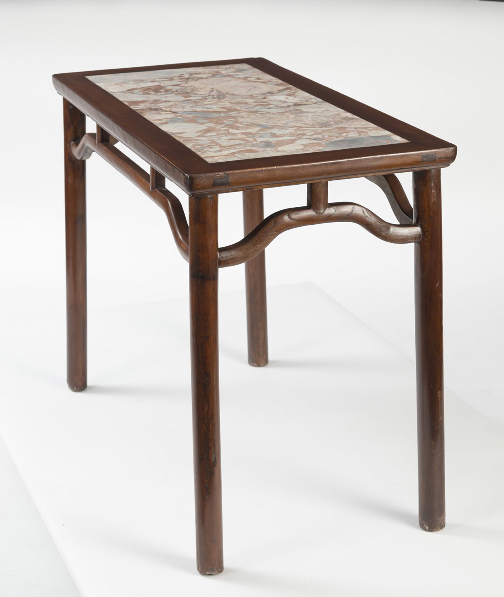 A RECTANGULAR MARBLE-INLAID CORNER-LEG TABLE - Image 2 of 4