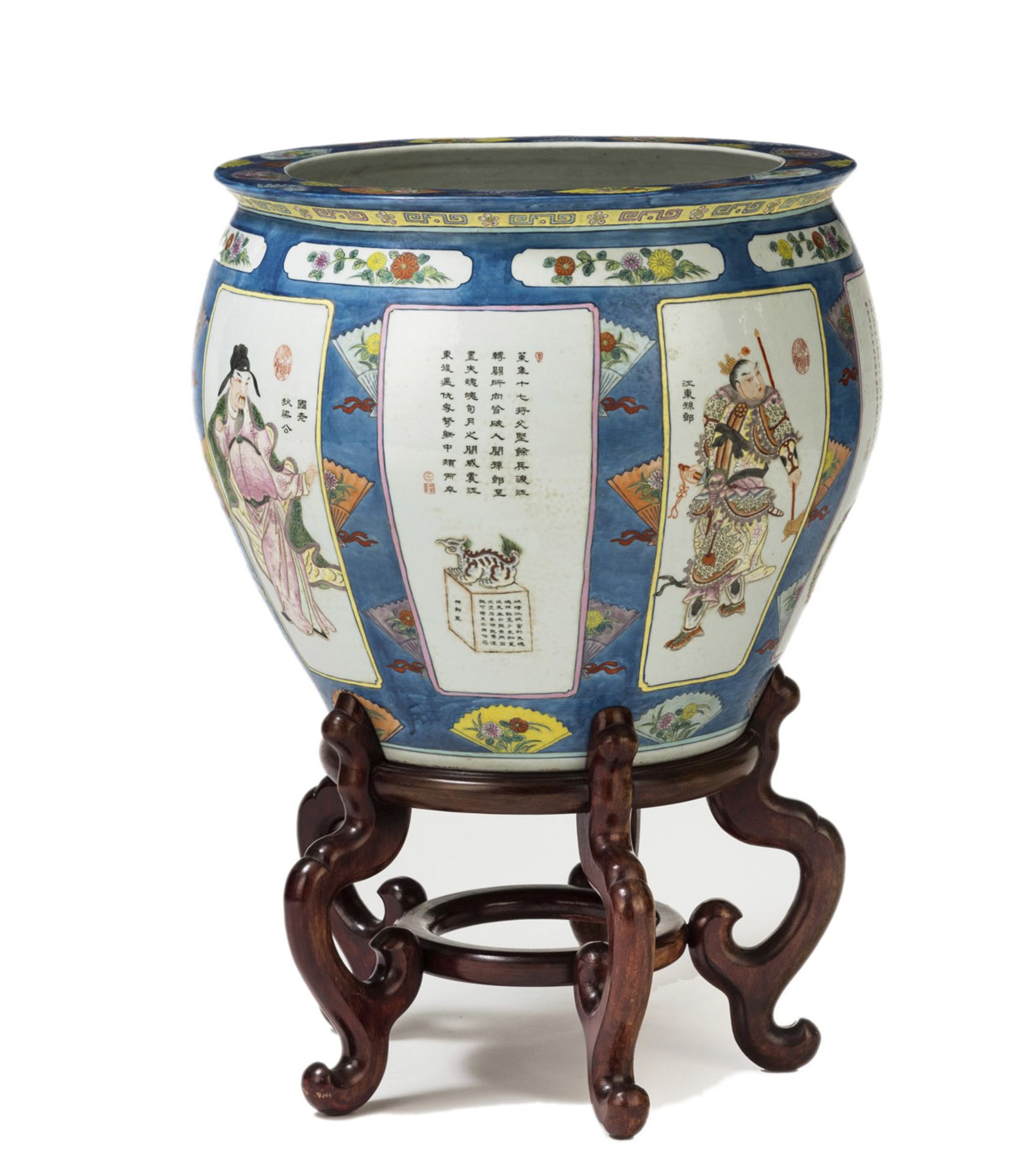 A LARGE BLUE-GROUND PORCELAIN CACHEPOT WITH FIGURES, ANTIQUES AND INSCRIPTIONS - Image 3 of 5