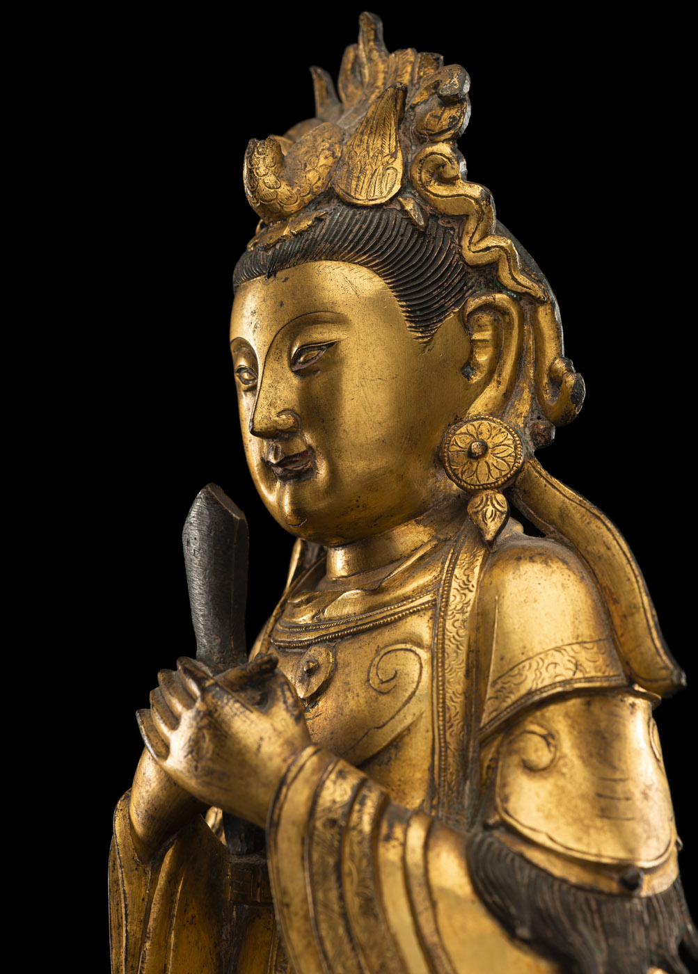 A GILT-BRONZE FIGURE OF THE DAOIST ‘GODDESS OF THE MORNING CLOUDS’, BIXIA YUANJUN - Image 7 of 8