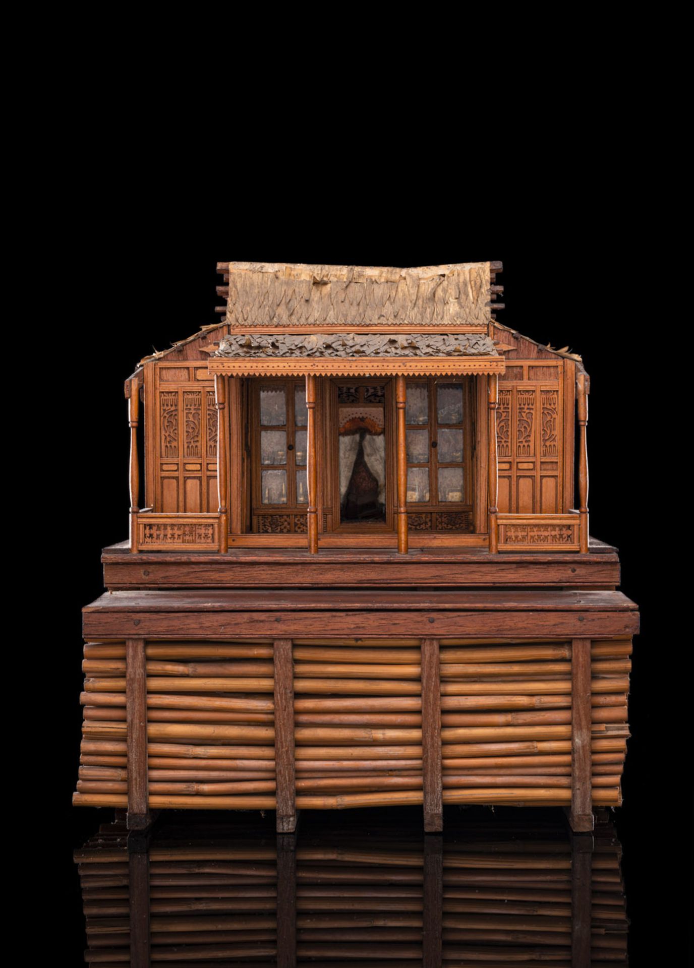 A SCALE WOOD AND BAMBOO MODEL OF A TRADITIONAL ANTIQUES SHOP